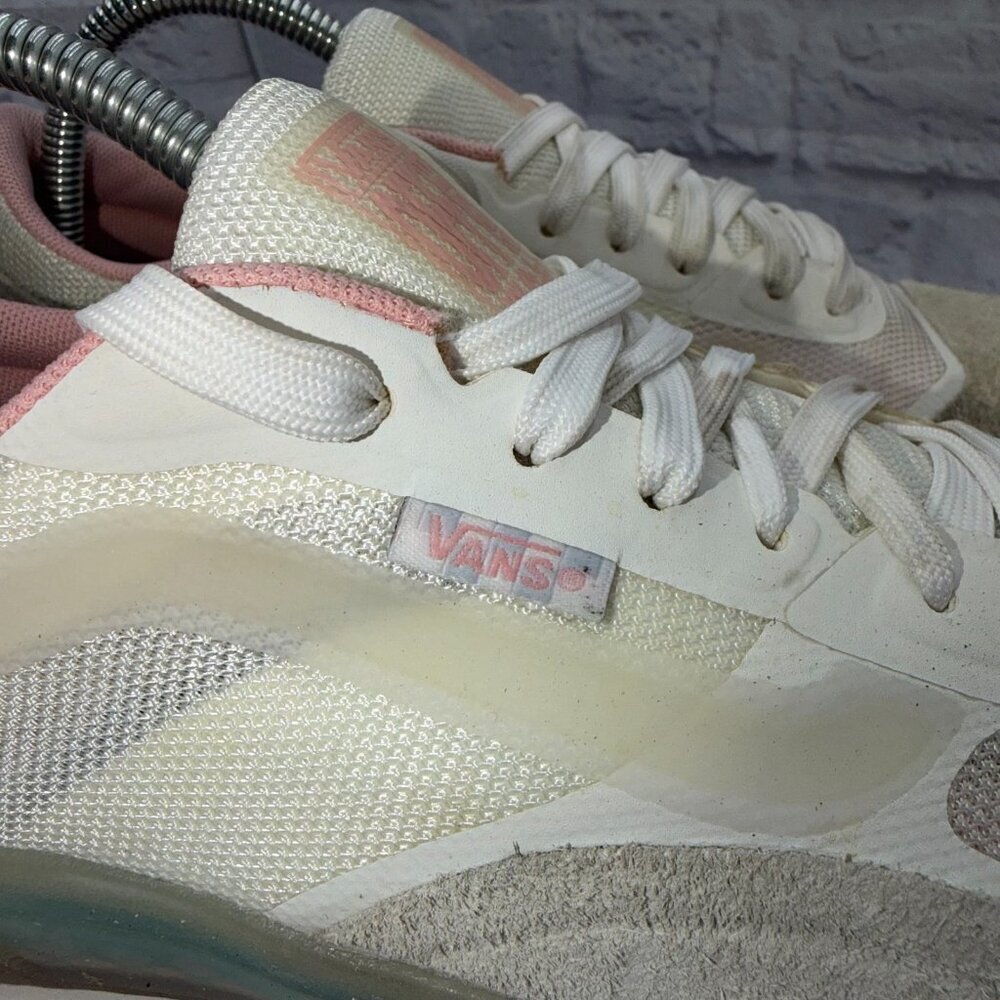 Vans Off The Wall AVE Pro Skateboard Shoe White Pink MENS 8.5 Women 10 - Picture 2 of 11